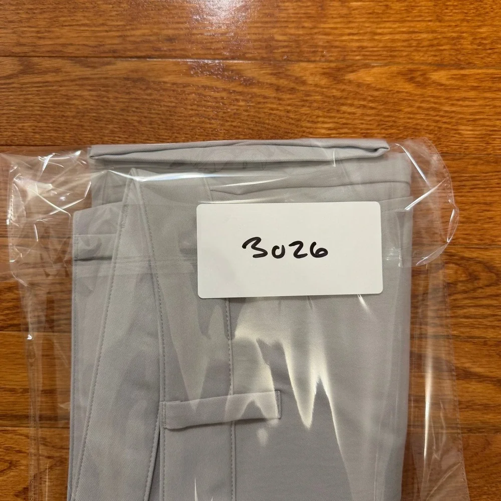 Vuori Cascade Tech Chino Pants Mens 34x31 Light Grey Performance Golf V427